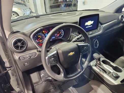 Used 2025 Chevrolet Blazer LT image 5