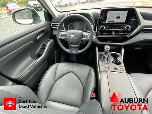 Certified 2024 Toyota Highlander XLE AWD/4WD image 36