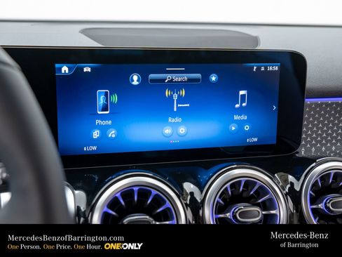 New 2025 Mercedes-Benz GLB 250 4MATIC image 24