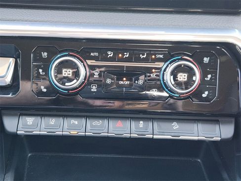 Used 2024 GMC Sierra 2500 Denali w/ Denali Reserve Package image 18