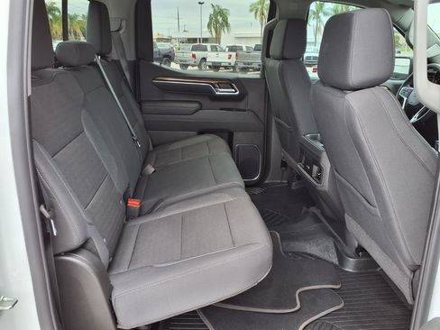 Used 2026 Chevrolet Silverado 1500 LT Trail Boss w/ Convenience Package II AWD/4WD image 16