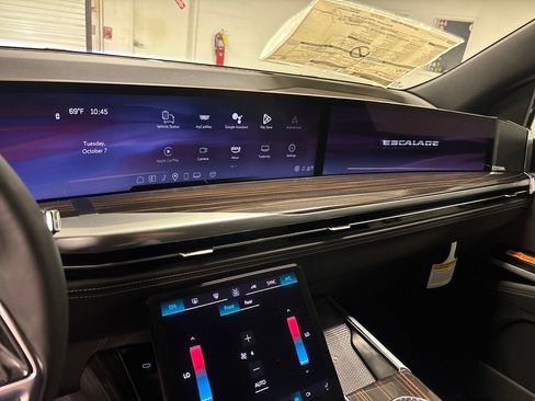 New 2025 Cadillac Escalade Luxury image 45