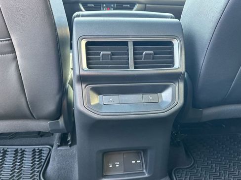 Used 2024 Volkswagen Atlas Cross Sport SEL R-Line AWD/4WD image 9