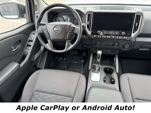 Certified 2025 Nissan Frontier SV image 4