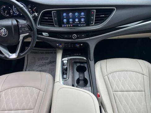 Used 2022 Buick Enclave Avenir image 11
