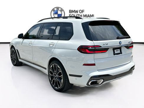 Used 2023 BMW X7 xDrive40i w/ M Sport Package AWD/4WD image 5