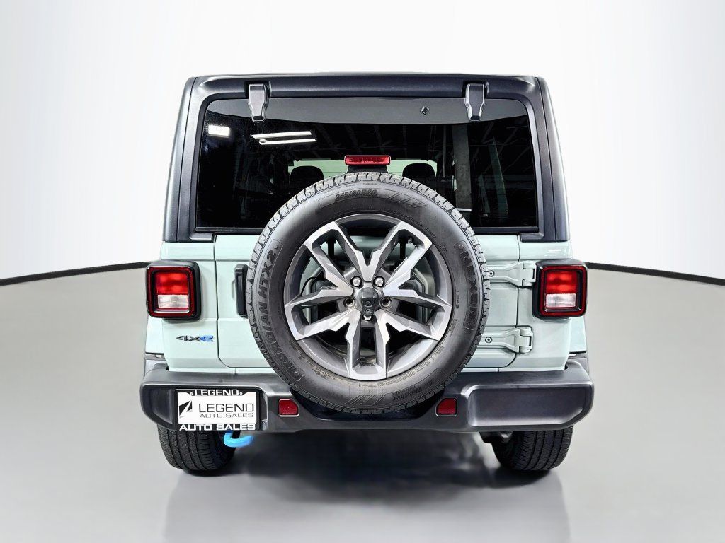 Used 2024 Jeep Wrangler Unlimited AWD/4WD image 8