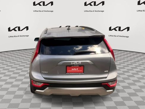 Used 2023 Kia Niro EX Touring FWD image 7