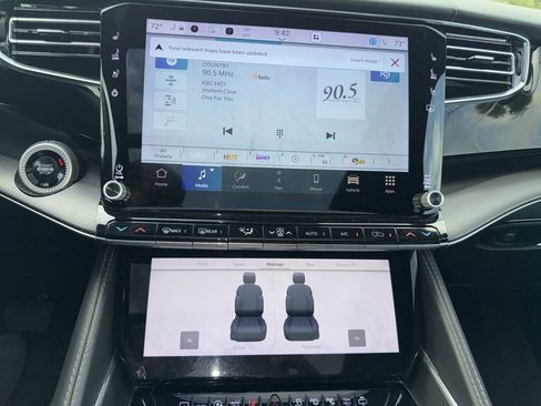 Used 2024 Jeep Grand Wagoneer L Series II w/ Quick Order Packagew 28T AWD/4WD image 7