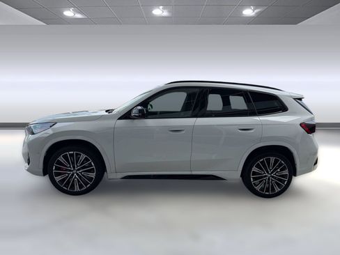 New 2026 BMW X1 xDrive28i w/ Technology Package AWD/4WD image 2