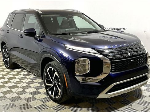 Used 2022 Mitsubishi Outlander SEL image 3