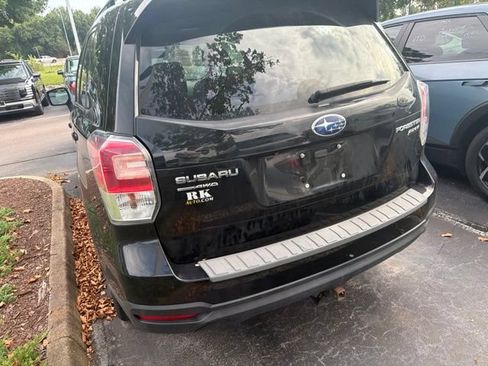 Used 2017 Subaru Forester 2.5i Premium w/ All-Weather Package AWD/4WD image 6