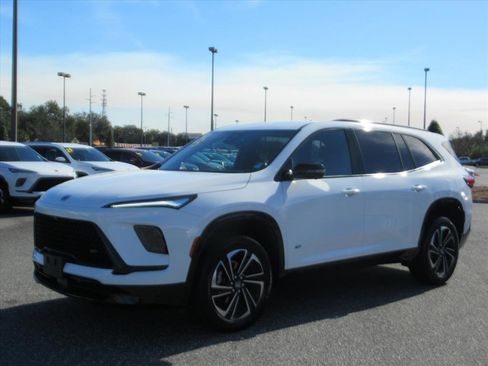 Used 2025 Buick Enclave Sport Touring image 3