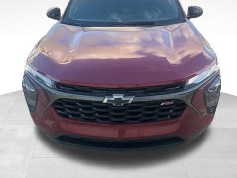 Used 2025 Chevrolet Trax RS w/ Driver Confidence Package image 4