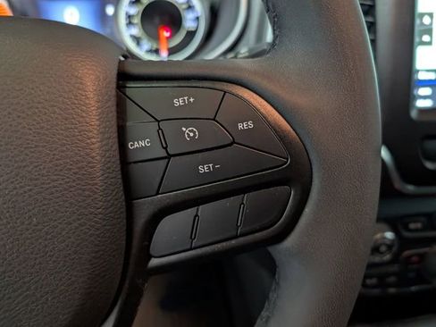 Used 2022 Jeep Cherokee Trailhawk w/ Sound & Nav Group AWD/4WD image 17