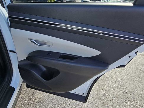 Used 2022 Hyundai Tucson SEL FWD image 17