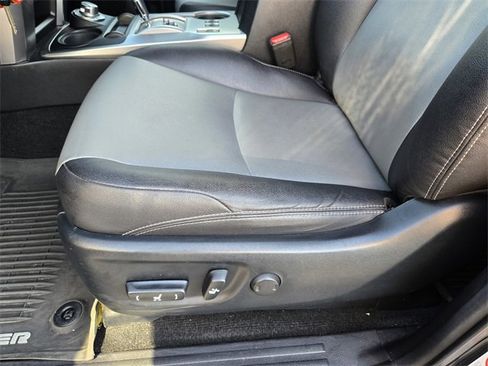 Used 2017 Toyota 4Runner SR5 Premium image 11