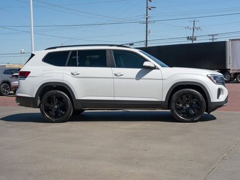New 2026 Volkswagen Atlas SE FWD image 7