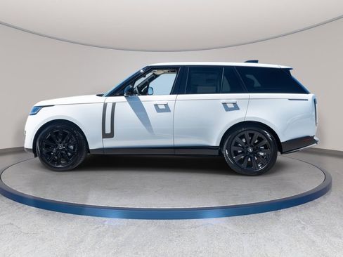 New 2025 Land Rover Range Rover SE image 2