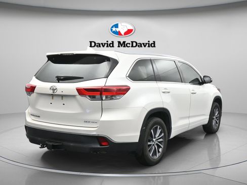 Used 2017 Toyota Highlander XLE AWD/4WD image 8