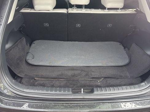 Used 2024 Kia Niro EX Touring image 18