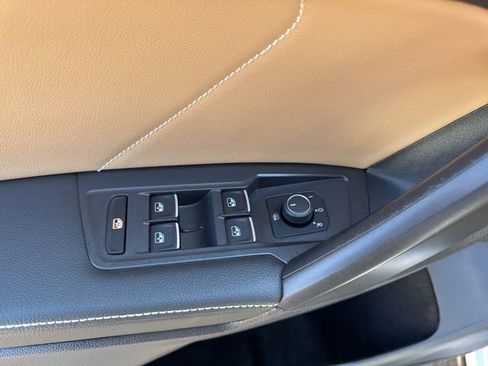 Used 2023 Volkswagen Tiguan SE R-Line AWD/4WD image 9