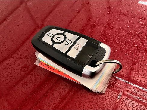 Used 2017 Ford Fusion SE w/ Equipment Group 201A image 9