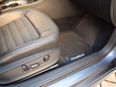 Used 2015 Volkswagen Passat TDI SEL Premium image 49