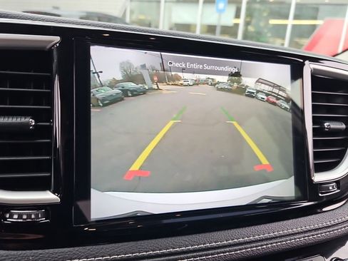 Used 2022 Chrysler Pacifica Touring-L image 23