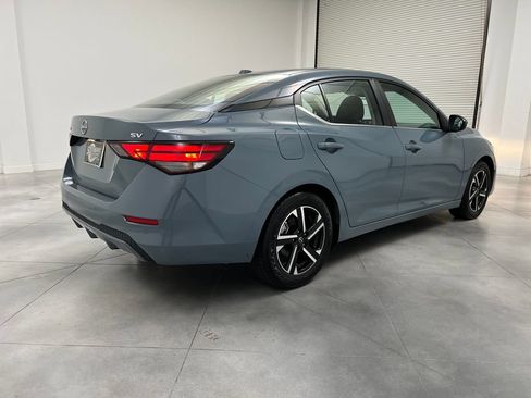 Used 2024 Nissan Sentra SV FWD image 9