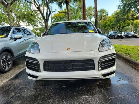 Used 2021 Porsche Cayenne Turbo AWD/4WD image 2
