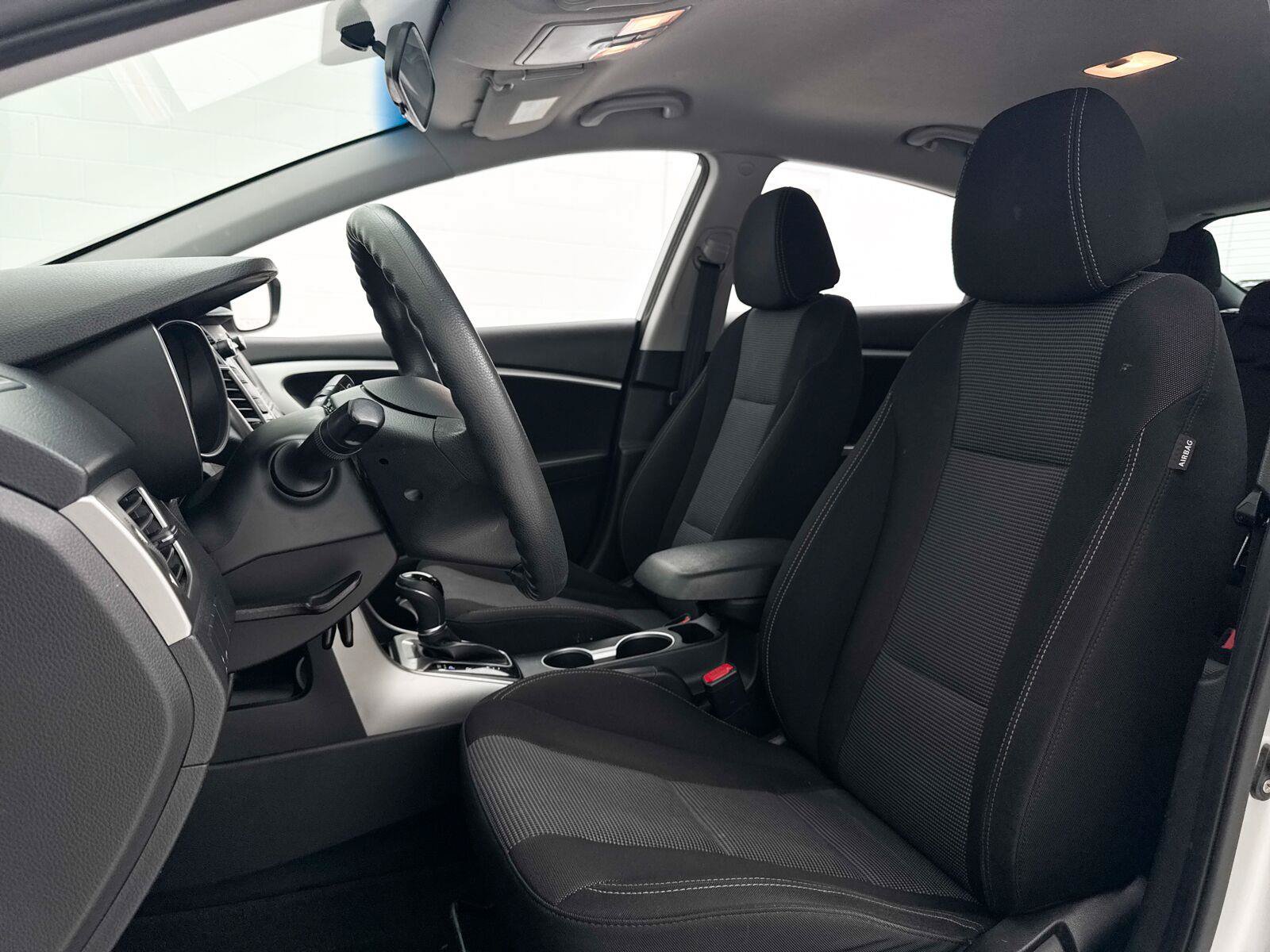 Used 2014 Hyundai Elantra GT FWD image 12