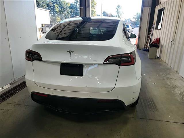 Used 2021 Tesla Model Y 2WD image 14