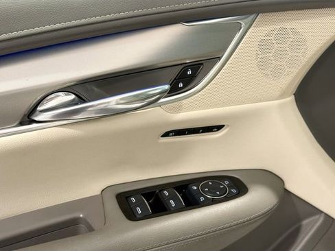 Used 2017 Cadillac XT5 Premium Luxury image 16