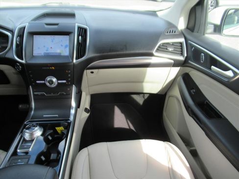 Used 2020 Ford Edge Titanium image 14