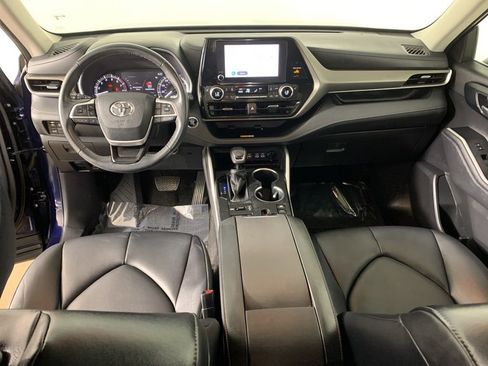 Used 2023 Toyota Highlander XLE AWD/4WD image 37