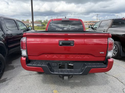 Used 2023 Toyota Tacoma TRD Sport AWD/4WD image 6