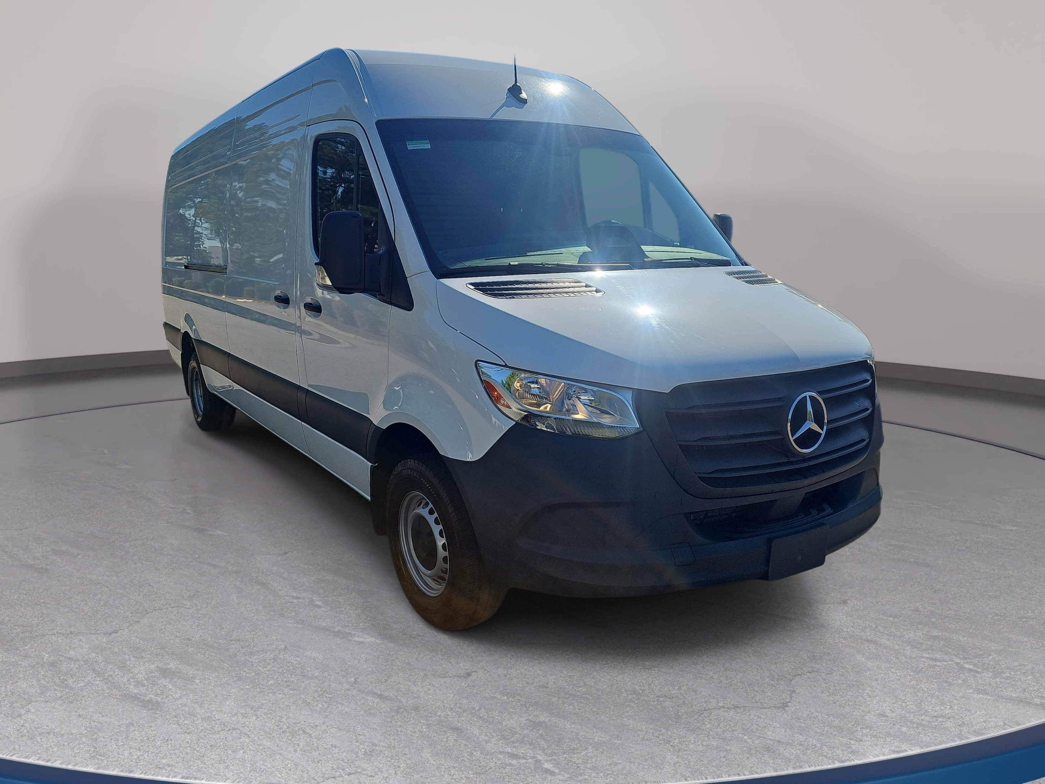 Used 2025 Mercedes-Benz Sprinter 3500 image 3