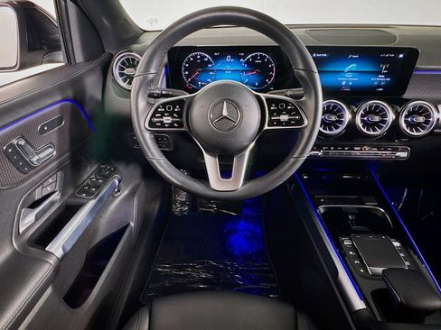 Used 2023 Mercedes-Benz GLB 250 4MATIC image 4