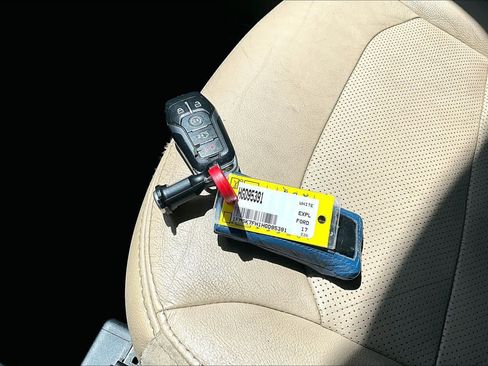 Used 2017 Ford Explorer Limited FWD image 14