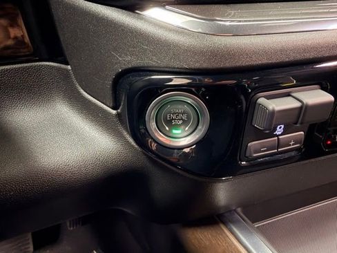 Certified 2023 Chevrolet Silverado 1500 High Country w/ Technology Package image 16