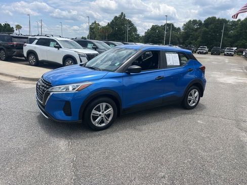 Used 2024 Nissan Kicks S FWD image 3