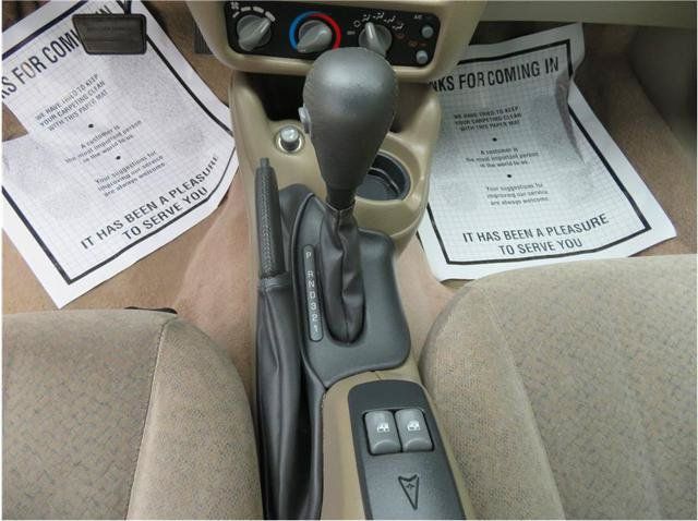 Used 1997 Pontiac Sunfire SE w/ Opt Pkg 3 FWD image 6