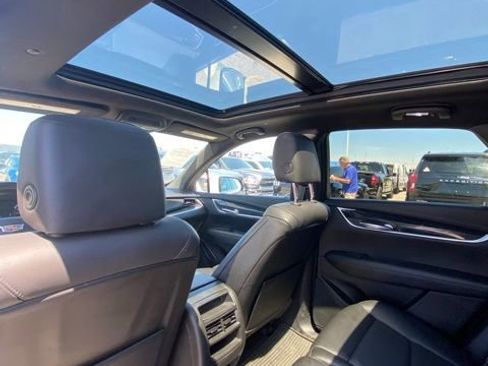 Used 2022 Cadillac XT5 Premium Luxury FWD image 7