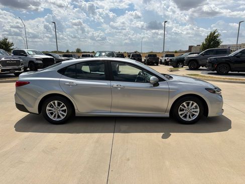 Used 2025 Toyota Camry LE FWD image 6