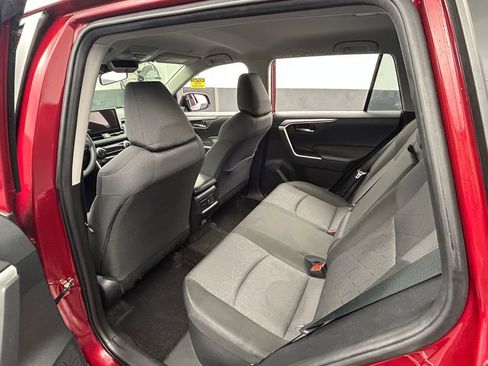 Used 2025 Toyota RAV4 XLE AWD/4WD image 34