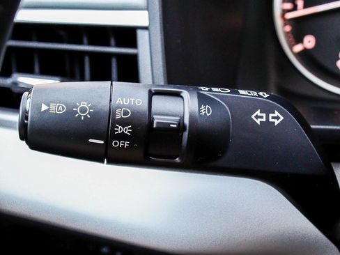 New 2025 Mitsubishi Outlander SE image 24