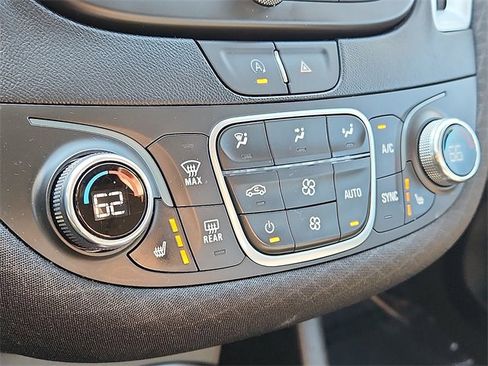 Used 2024 Chevrolet Malibu LT image 11