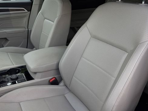 Used 2022 Volkswagen Atlas SE w/ Panoramic Sunroof Package AWD/4WD image 28