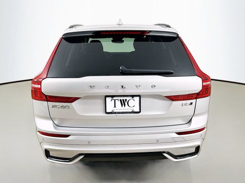 Used 2025 Volvo XC60 B5 Core AWD/4WD image 6